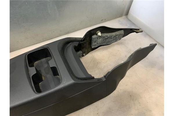 Recambio de embellecedor consola central para fiat sedici (189) 1.9 jtd 8v 120 emotion referencia OEM IAM 71743243  