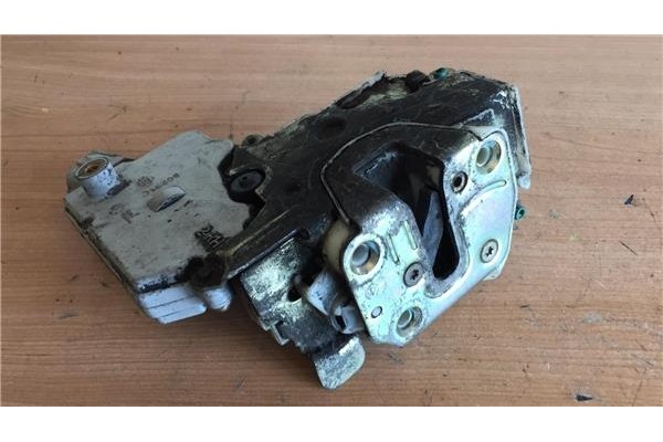 Recambio de cierre electromagnetico delantero derecho para nissan primera berlina (p11) 1.6 gx referencia OEM IAM   