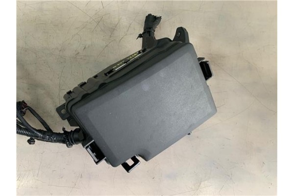Recambio de caja fusibles/rele para kia ceed (jd) 1.0 drive referencia OEM IAM 91200-J7200   Recambio de caja fusibles/rele para kia ceed (jd) 1.0 drive referencia OEM IAM 91200-J7200