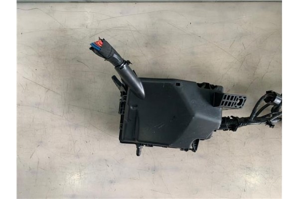 Recambio de caja fusibles/rele para kia ceed (jd) 1.0 drive referencia OEM IAM 91200-J7200   Recambio de caja fusibles/rele para kia ceed (jd) 1.0 drive referencia OEM IAM 91200-J7200