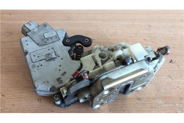 Recambio de cierre electromagnetico delantero izquierdo para nissan primera berlina (p11) 1.6 gx referencia OEM IAM   