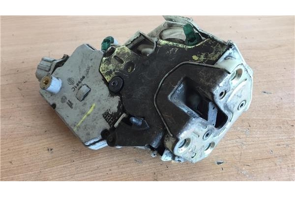 Recambio de cierre electromagnetico trasero derecho para nissan primera berlina (p11) 1.6 gx referencia OEM IAM   