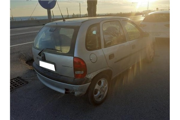 opel corsa b del año 2000