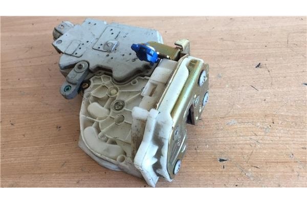 Recambio de cierre electromagnetico trasero derecho para nissan primera berlina (p11) 1.6 gx referencia OEM IAM   