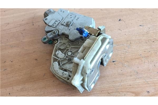 Recambio de cierre electromagnetico trasero derecho para nissan primera berlina (p11) 1.6 gx referencia OEM IAM   
