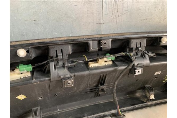 Recambio de moldura porton trasero para citroen c4 picasso 2.0 hdi referencia OEM IAM 8742N6  