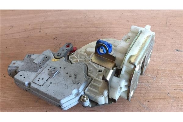 Recambio de cierre electromagnetico trasero izquierdo para nissan primera berlina (p11) 1.6 gx referencia OEM IAM   