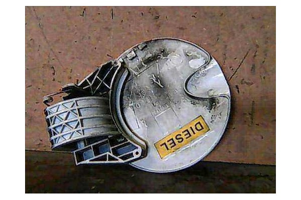 Recambio de tapa exterior combustible para citroen c3 1.4 hdi referencia OEM IAM 151796   Recambio de tapa exterior combustible para citroen c3 1.4 hdi referencia OEM IAM 151796