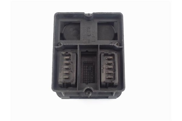 Recambio de mando elevalunas para peugeot 306 break referencia OEM IAM 9610690180  