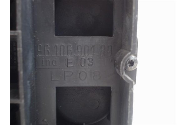 Recambio de mando elevalunas para peugeot 306 break referencia OEM IAM 9610690180  