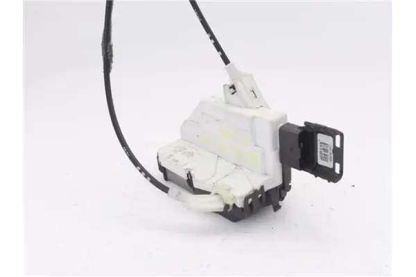 Recambio de cierre electromagnetico trasero derecho para citroen berlingo furgón 1.6 hdi 90 referencia OEM IAM 828423  