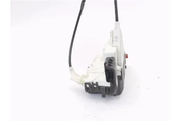 Recambio de cierre electromagnetico trasero derecho para citroen berlingo furgón 1.6 hdi 90 referencia OEM IAM 828423  