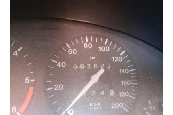 opel corsa b del año 2000