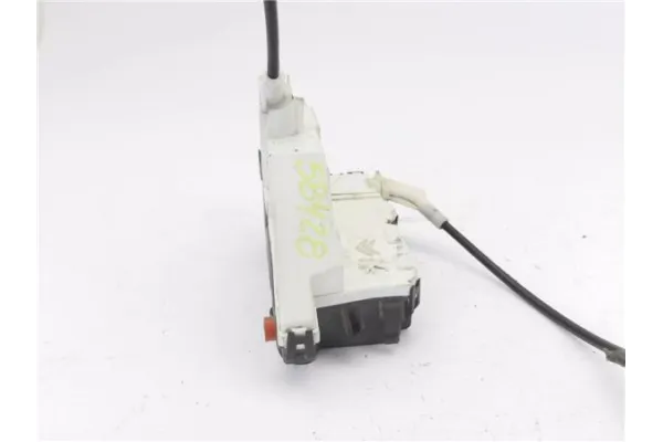 Recambio de cierre electromagnetico trasero derecho para citroen berlingo furgón 1.6 hdi 90 referencia OEM IAM 828423  