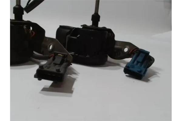 Recambio de motor limpia faros para saab 9-3 cabriolet 2.0 t referencia OEM IAM 0390206935 0390206934 