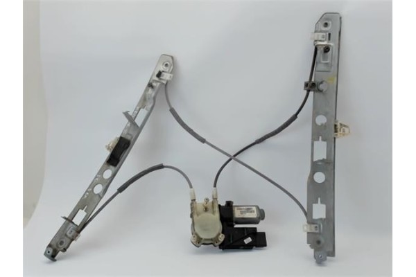 Recambio de mecanismo elevalunas delantero derecho para renault megane ii berlina 5p referencia OEM IAM 820028071  