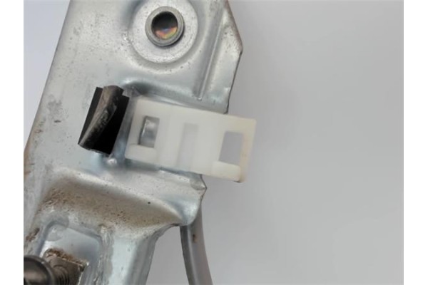 Recambio de mecanismo elevalunas delantero derecho para renault megane ii berlina 5p referencia OEM IAM 820028071  