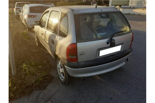 opel corsa b del año 2000