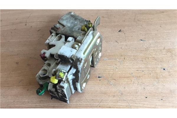 Recambio de cierre electromagnetico delantero derecho para nissan pickup (d22) 2.5 doppelkabine td 4x4 referencia OEM IAM 805525