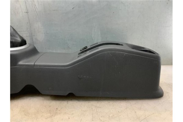 Recambio de embellecedor consola central para fiat sedici (189) 1.9 jtd 8v 120 emotion referencia OEM IAM 71743243  