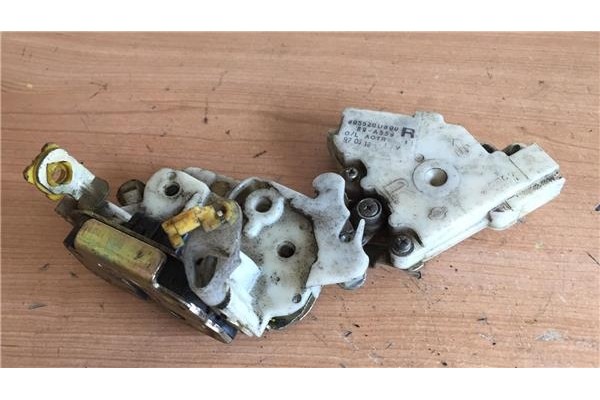 Recambio de cierre electromagnetico delantero derecho para nissan micra (k11) 1.0 lx referencia OEM IAM 805520U800 89A559 