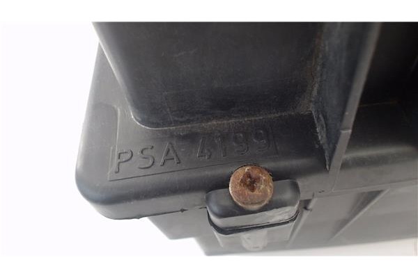 Recambio de carcasa filtro aire para peugeot 207 1.4 16v referencia OEM IAM 036129611CD 9,65463E+11 