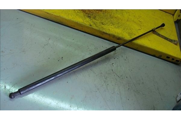 Recambio de amortiguador capo para volvo v40 familiar 1.9 di referencia OEM IAM 30819865  