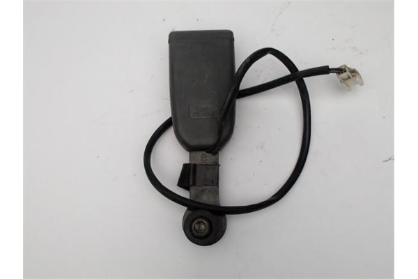 Recambio de anclaje cinturon delantero izquierdo para nissan pickup (d22) 2.5 d 4wd referencia OEM IAM 868422S460 TK-522 