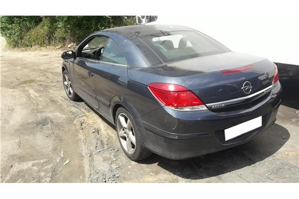 opel astra h berlina (2004) del año 