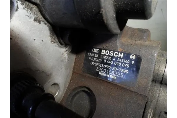 Recambio de bomba inyectora para volvo v40 familiar 1.9 di referencia OEM IAM 8602784 0445010075 