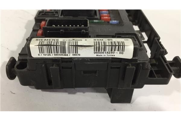 Recambio de caja fusibles/rele para citroen xsara familiar 2.0 hdi 90 referencia OEM IAM 965061828000  