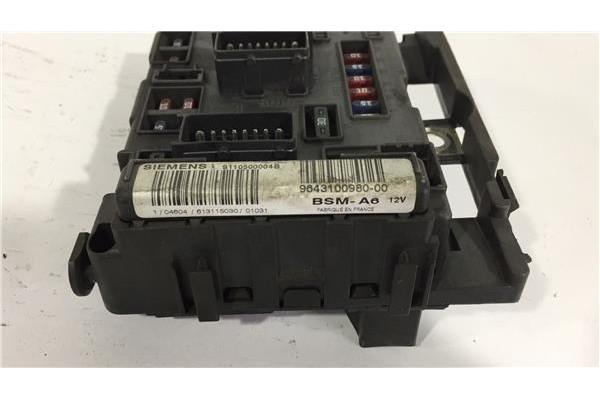 Recambio de caja fusibles/rele para citroen c5 berlina 2.2 hdi exclusive referencia OEM IAM 964310098000  