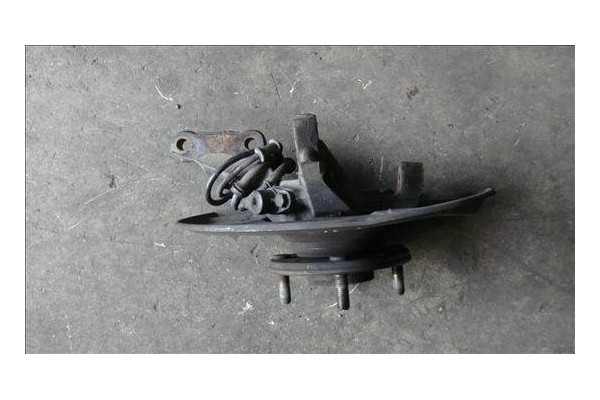 Recambio de mangueta delantero izquierda para volvo v40 familiar 1.9 di referencia OEM IAM 30884172  