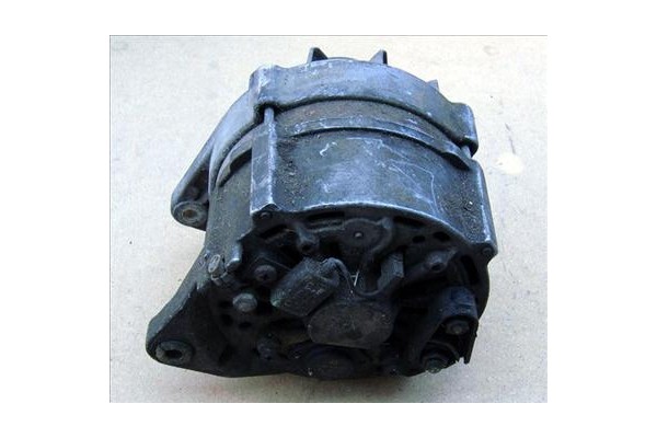 Recambio de alternador para bmw serie 3 berlina (e30) 1.8 316 referencia OEM IAM BOSCH 0123469829 
