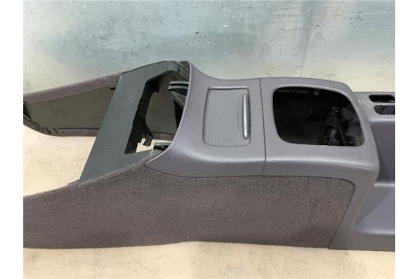Recambio de embellecedor consola central para mercedes-benz clase a (bm 168) 1.9 190 (168.032) referencia OEM IAM A1686801250721