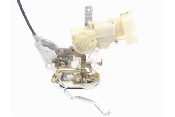 Recambio de cierre electromagnetico delantero derecho para toyota yaris (ksp9/scp9/nlp9) 1.4 d-4d referencia OEM IAM 693100D011 
