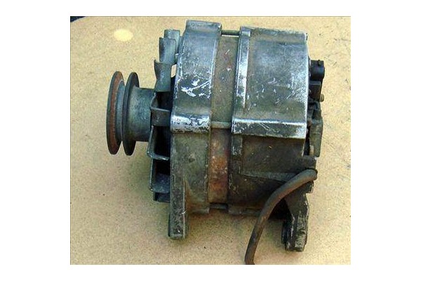 Recambio de alternador para bmw serie 3 berlina (e30) 318 i referencia OEM IAM BOSCH 0120469829 