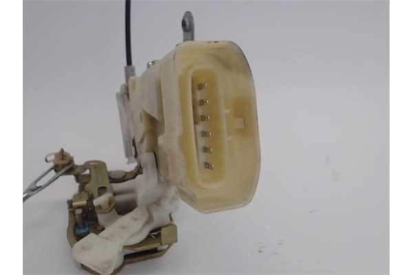 Recambio de cierre electromagnetico delantero derecho para toyota yaris (ksp9/scp9/nlp9) 1.4 d-4d referencia OEM IAM 693100D011 
