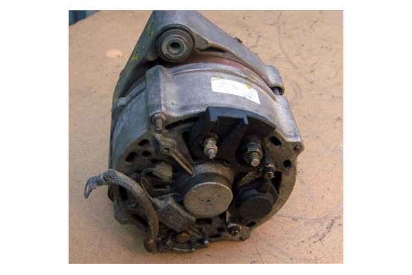 Recambio de alternador para bmw serie 3 berlina (e30) 318 i referencia OEM IAM BOSCH 0120469617 