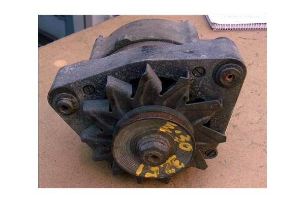 Recambio de alternador para bmw serie 3 berlina (e30) 2.5 325i referencia OEM IAM BOSCH 0120469617 