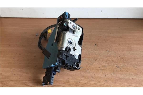 Recambio de cierre electromagnetico trasero derecho para peugeot 207 1.4 confort referencia OEM IAM 24095816 24097816 