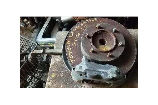 Recambio de mangueta delantero izquierda para toyota land cruiser (j9) 3.0 td referencia OEM IAM   
