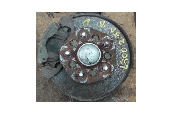 Recambio de mangueta delantero derecha para mitsubishi l 200/300/400 (p00) 2.5 d referencia OEM IAM   