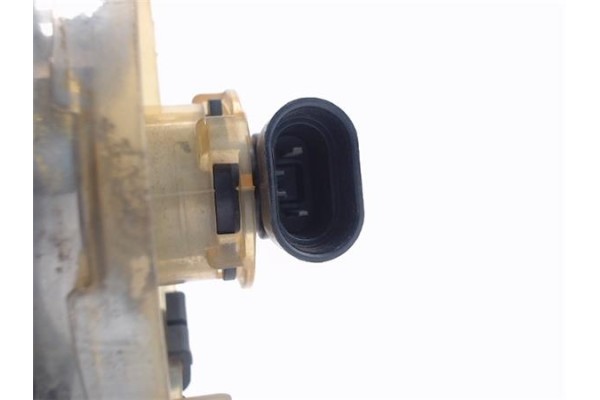 Recambio de faro antiniebla derecho para opel corsa d referencia OEM IAM 13253626 662588537 1710044 , OPEL