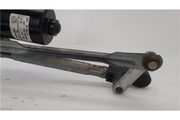 Recambio de motor limpiaparabrisas delantero para fiat ii punto (188) berlina 1.2 8v active referencia OEM IAM 46834851.  