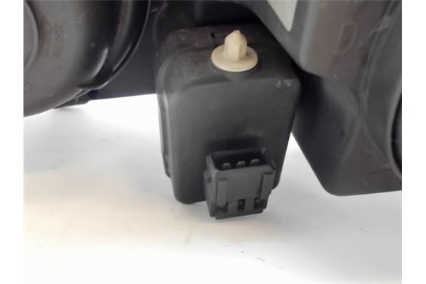 Recambio de faro delantero dcho para volvo s80 berlina 2.4 referencia OEM IAM 8662856 89006405 