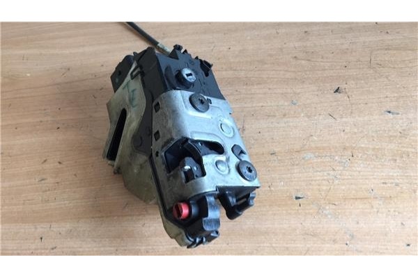 Recambio de cierre electromagnetico trasero izquierdo para peugeot 208 1.2 access referencia OEM IAM 45077185  