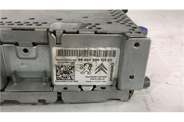 Recambio de radio / cd para peugeot 308 sw 2.0 hdi referencia OEM IAM 96650206HX01  