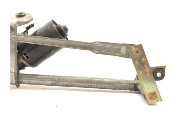 Recambio de motor limpiaparabrisas delantero para volkswagen golf iii (1h1) 1.6 referencia OEM IAM 0390241109CHP  