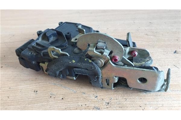 Recambio de cierre electromagnetico trasero derecho para peugeot 605 2.1 srdt referencia OEM IAM   